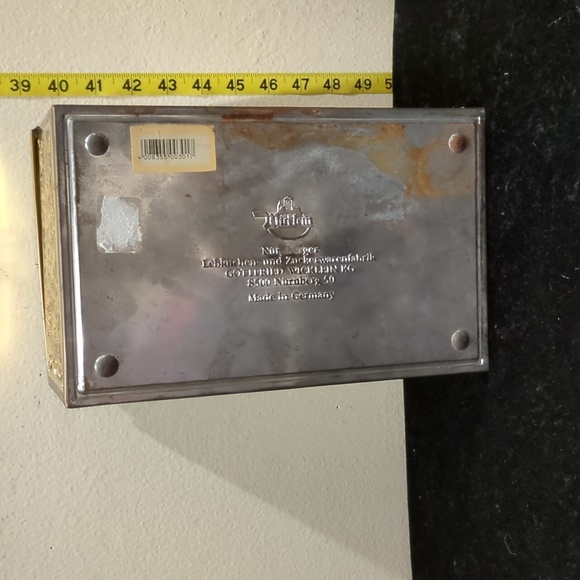 Vintage Metal Decorative Box - Picture 9 of 9